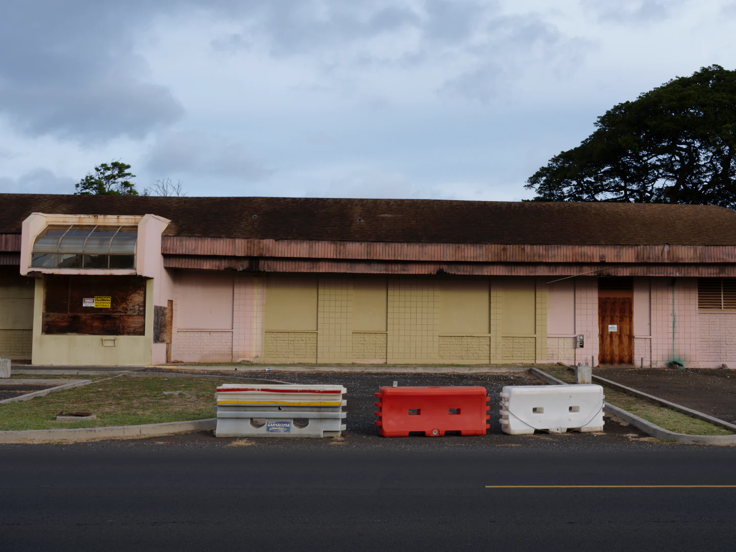 The same building as the RAW file opens, with no film.